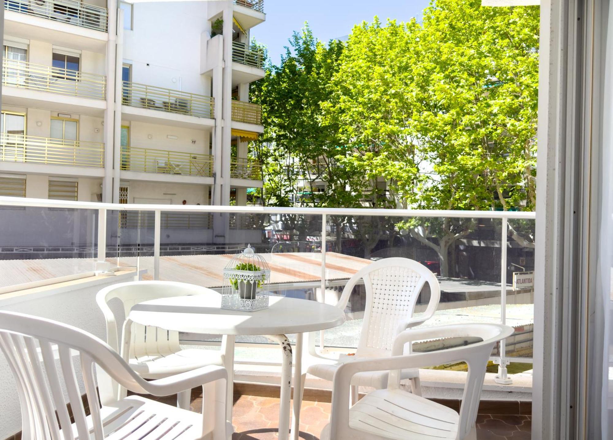 Rentalmar Atlantida Apartamentos Salou Esterno foto